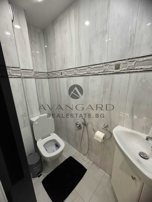 Продава се Четиристаен апартамент в Пловдив, Остромила - 179 кв.м за 1653 €/кв.м - Снимка #13