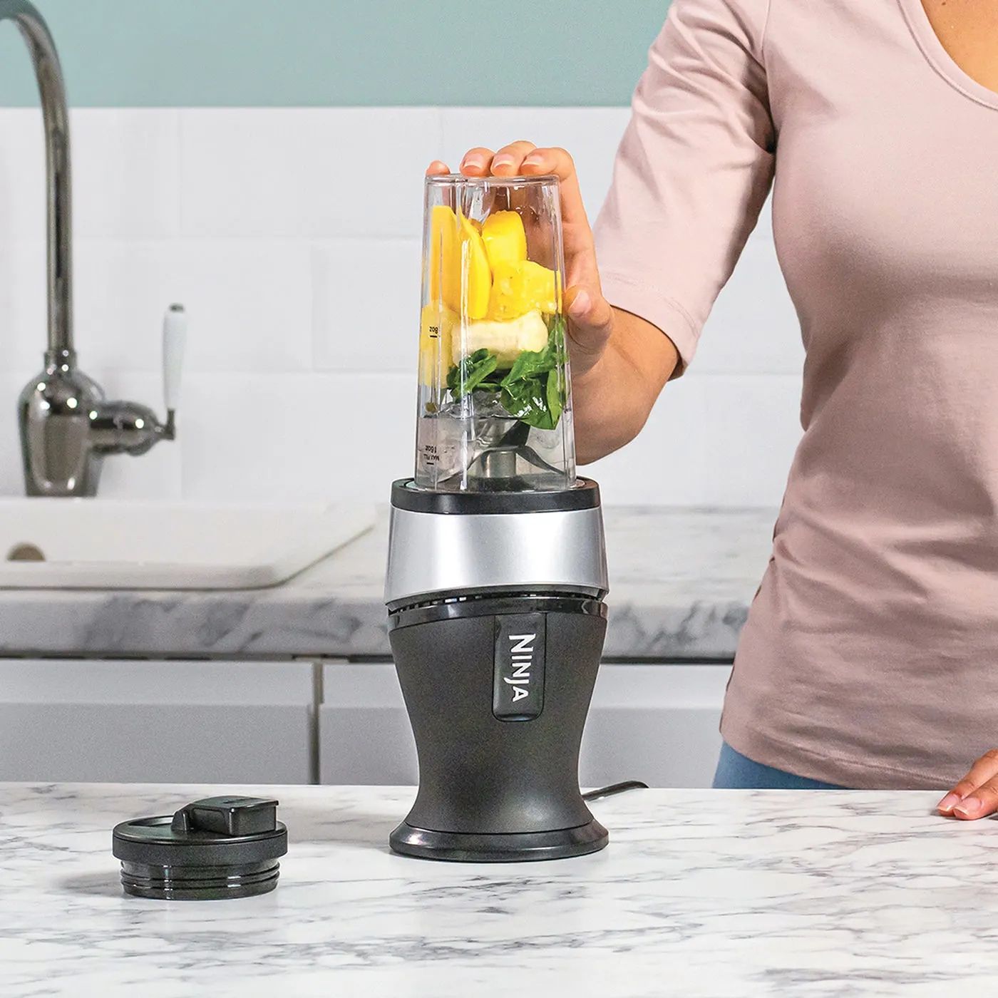 Блендер,смути Nutri Ninja Foodi, 700W, 2x470 мл, 18000 об/мин.