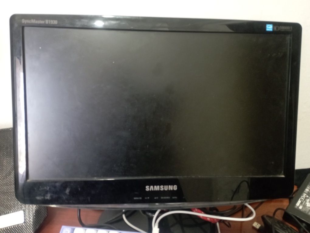 Монитор Samsung B1930