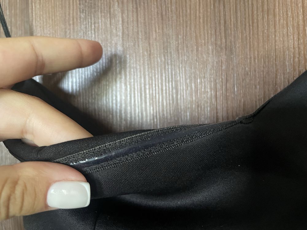 Черна рокля Stradivarius
