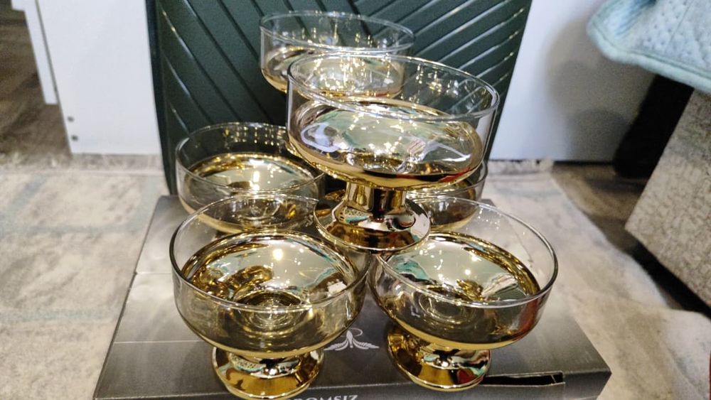 Креманки под золото Дубайские очень красивые..