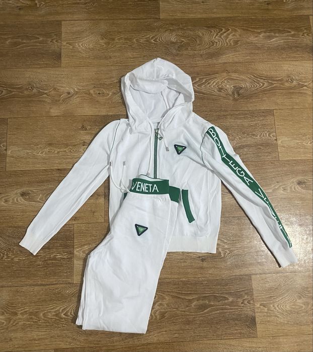 Дамски екипчета на bottega и nike