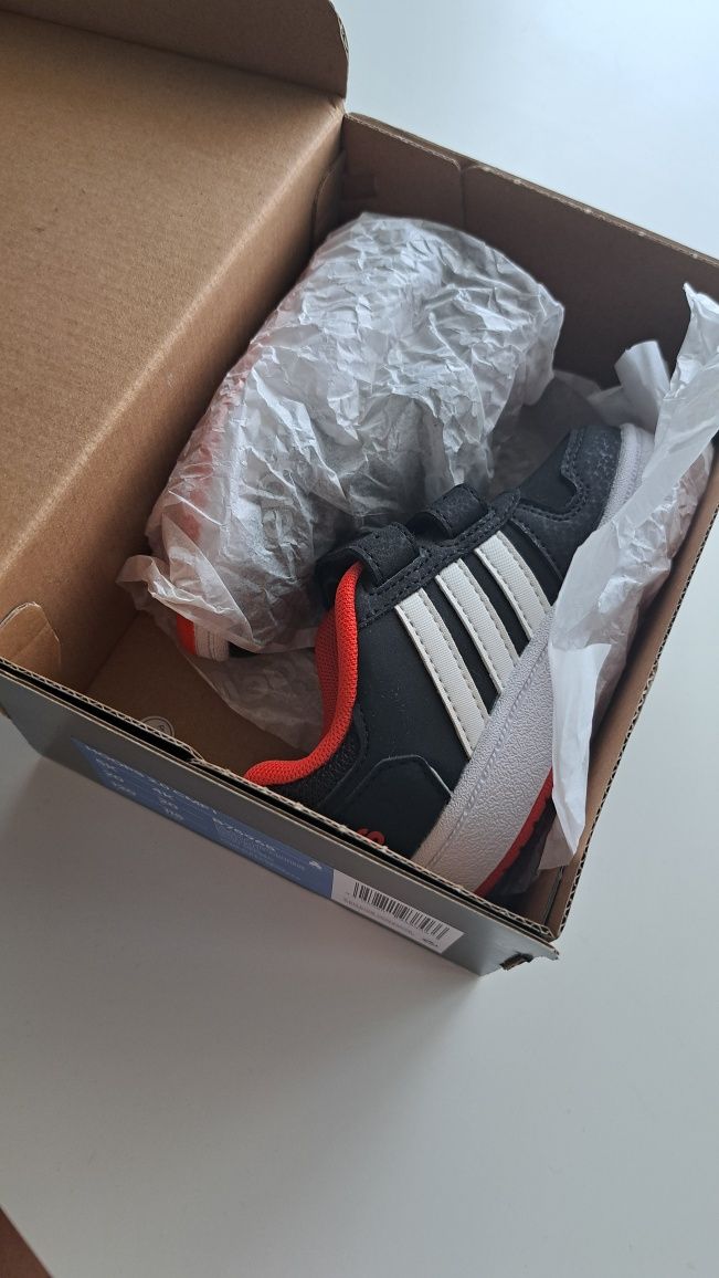 Adidas бебешки маратонки номер 20