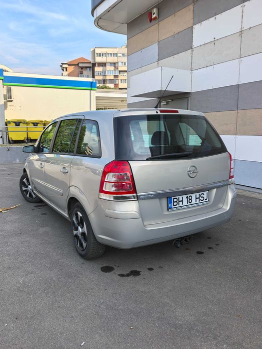 Opel Zafira - inmatriculat 2011, 1.6 benzina, 7 locuri, carlig