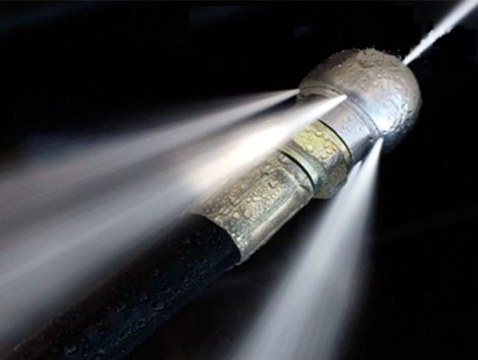 Сантехник. Прочистка-чистка труб. Аппарат. Крот. Засор. Канализация.