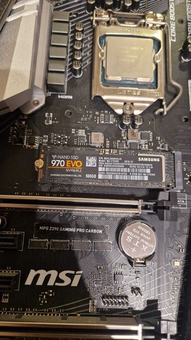 Дъно MSI Z390 с процесор i9 9900k, рам Corsair 32GB и ССД 2x512GB Sams