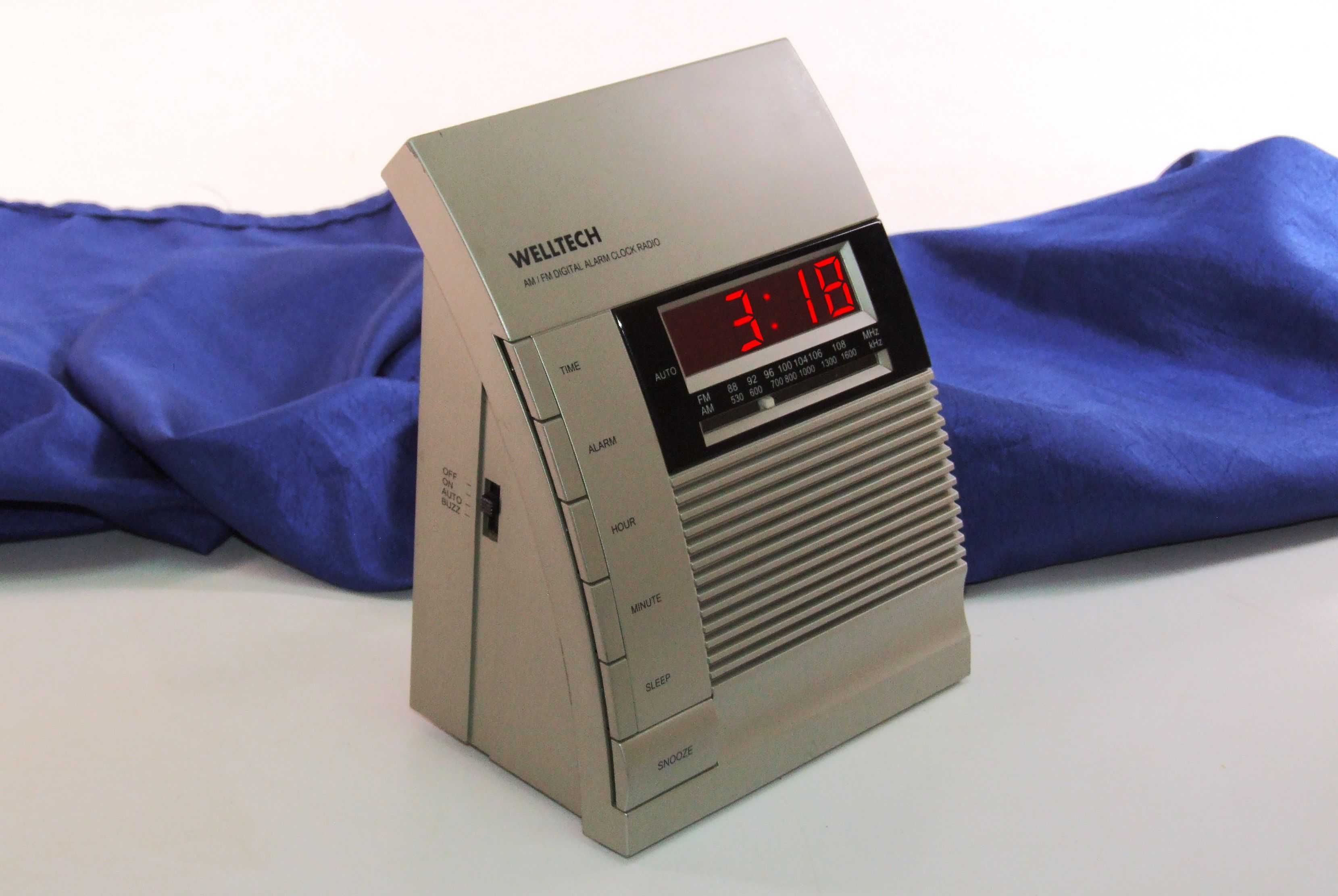 Radio - Ceas WELLTECH, Made in Germany, AM - FM, 220 V, ca NOU