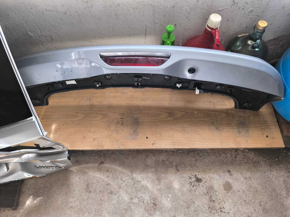 Задно стъкло и трети стоп за Grand Cherokee 2015