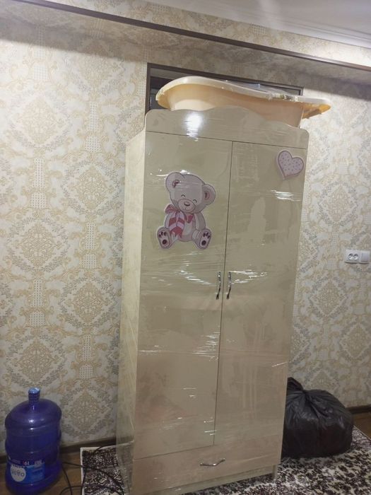 Detskiy divan  va shkafi bn