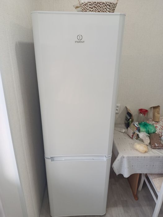 Холодильник INDESIT