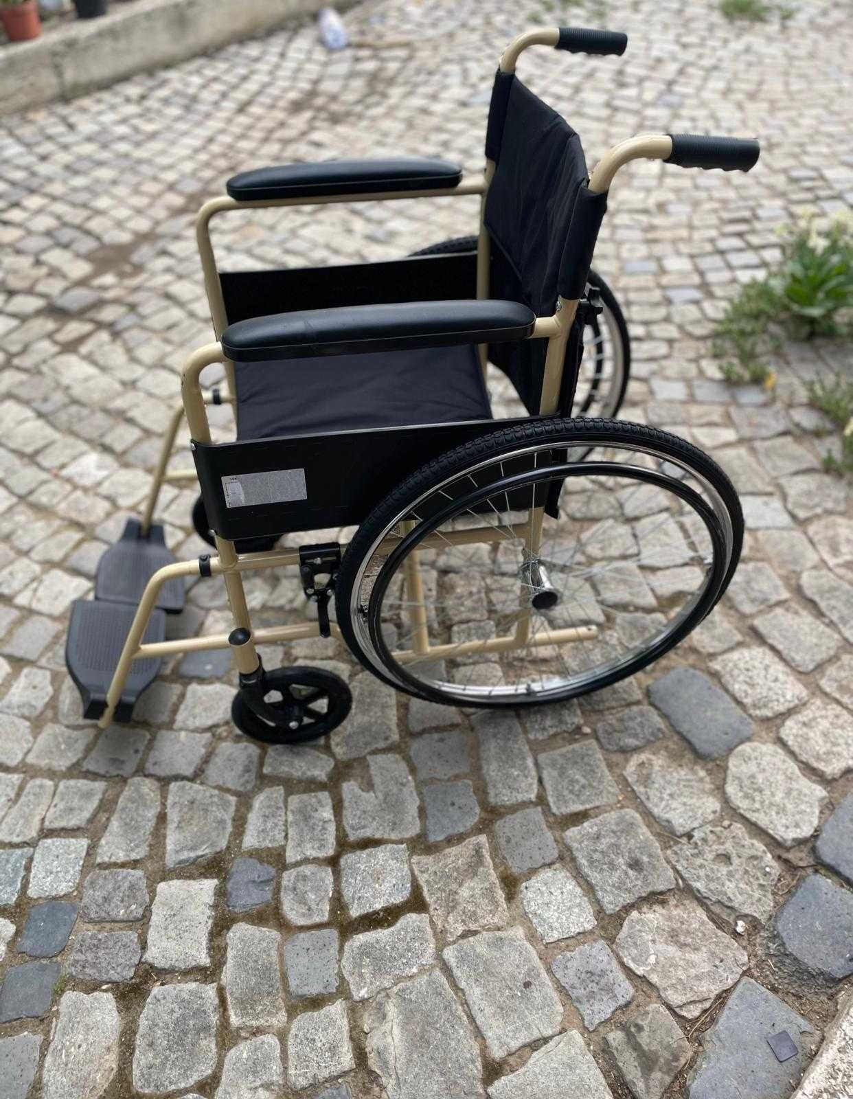 Carucior cu rotile