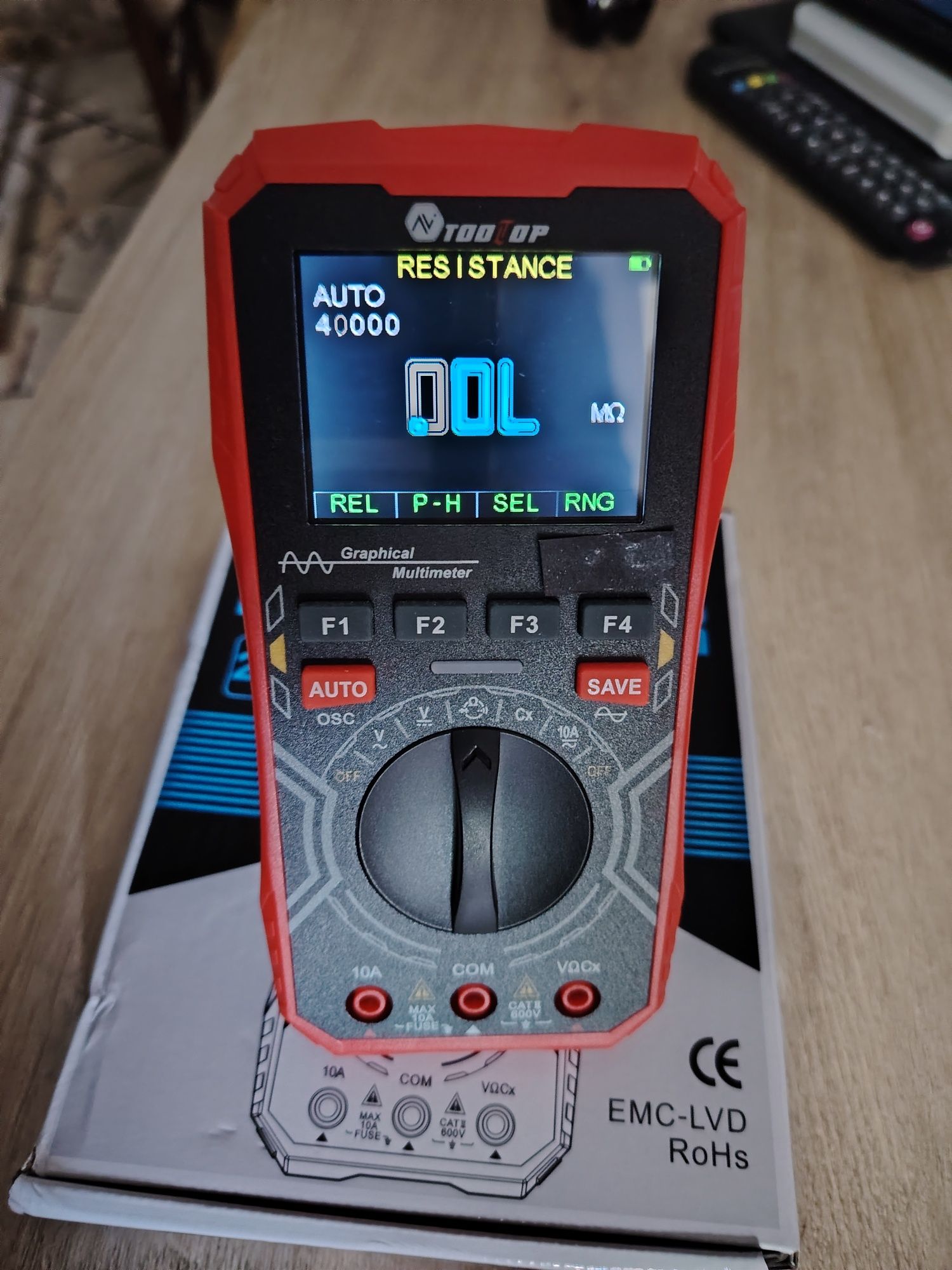 Osciloscop-multimetru digital cu autoscalare