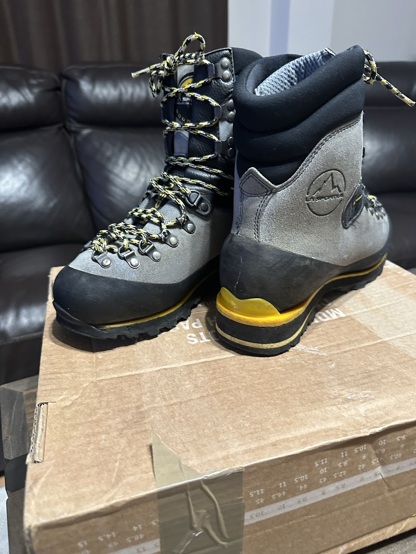 La Sportiva Nepal Trek  39 1/2