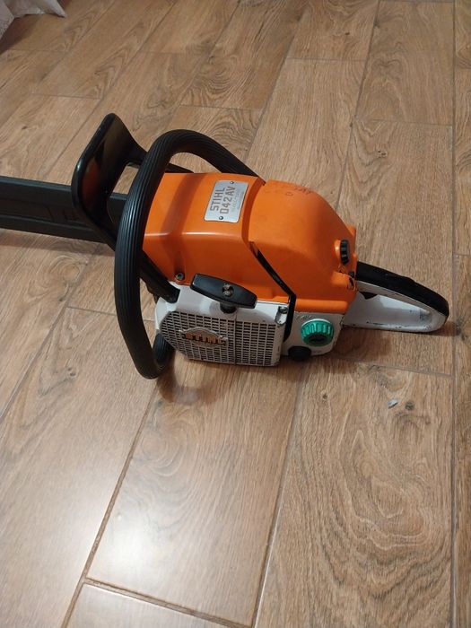 Vând drujba sthil av 042 în stare foarte bună de funcționare este prof