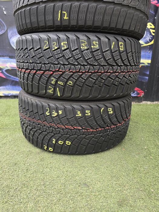 235.35.19 2x pirelli 2x kumho m+s