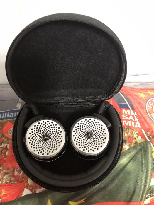 Casti mercedez cu bluetooth marca mercedez