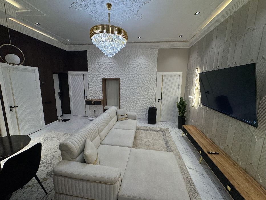 Своя 2в4/3/3 Ойбек метро с арендатором Срочно