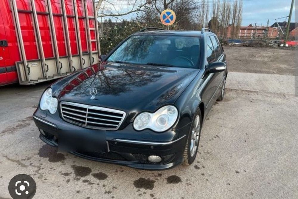 Dezmembrez Mercedes C270 CDI  C180 2.2cdi C180 2.0i kompresor  an 2004