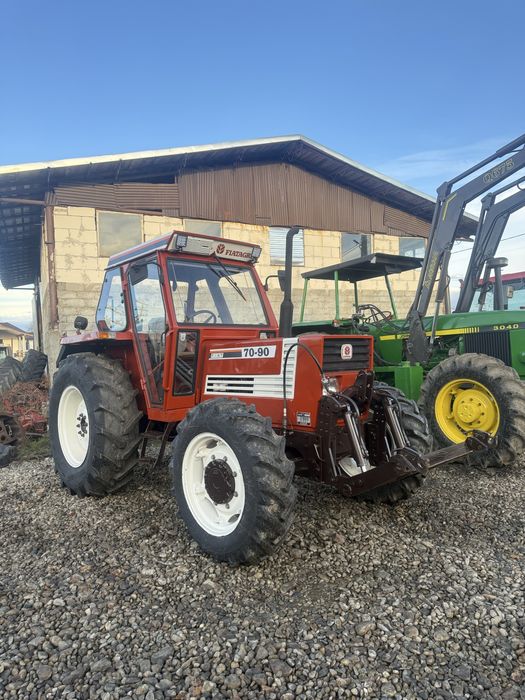 Vand sau schimb tractor Fiat Agri 70-90 cu tiranti față
