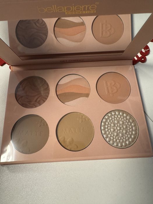 Палитра на bellapierre + подарък