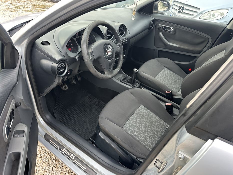 Seat Ibiza/1.4i/2004/AC/full electric/Fisxal-1490€