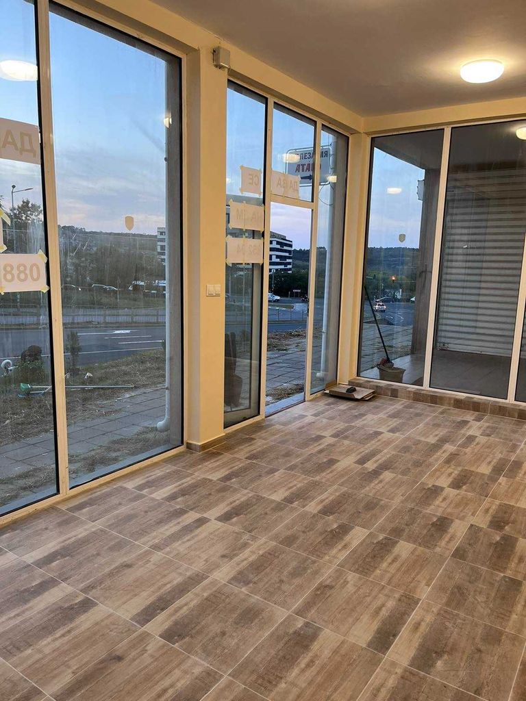 Дава се под наем Офис в Бургас, Меден рудник - зона А - 32 кв.м за 325 € - Снимка #2