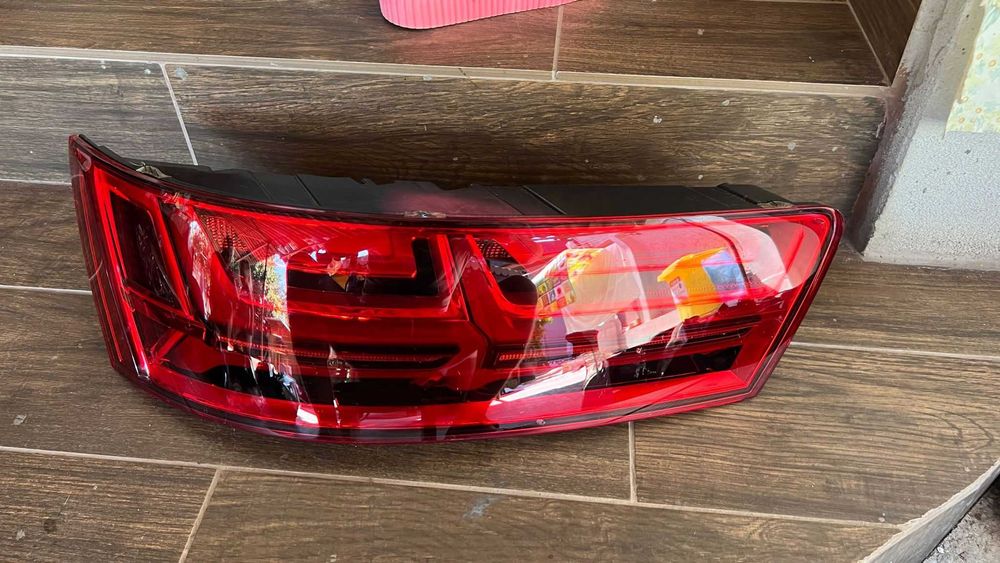 Stop spate / Tripla spate dreapta AUDI Q7 4m 2016-2020 Noua 4m0495094e
