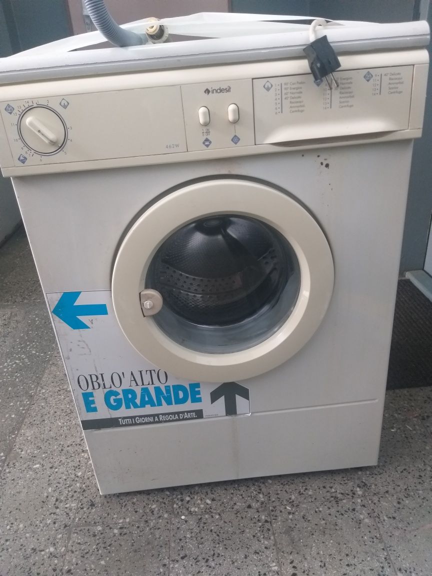 Работеща Пералня втора употреба  INDESIT