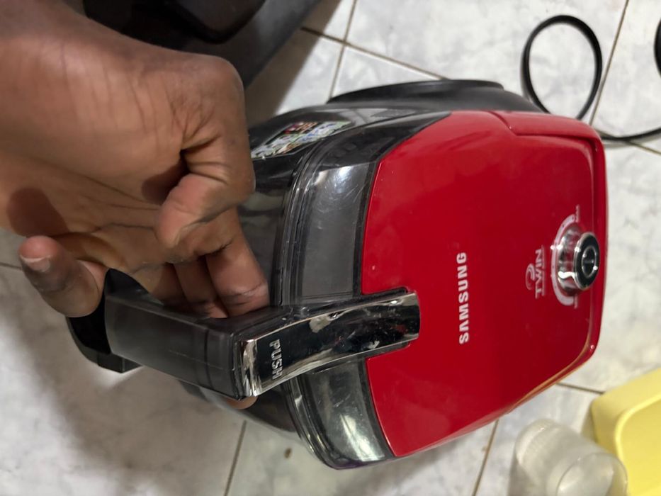 aspirator samsung rosu