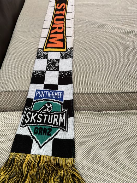 Футболен шал на Milan и sc sturm graz
