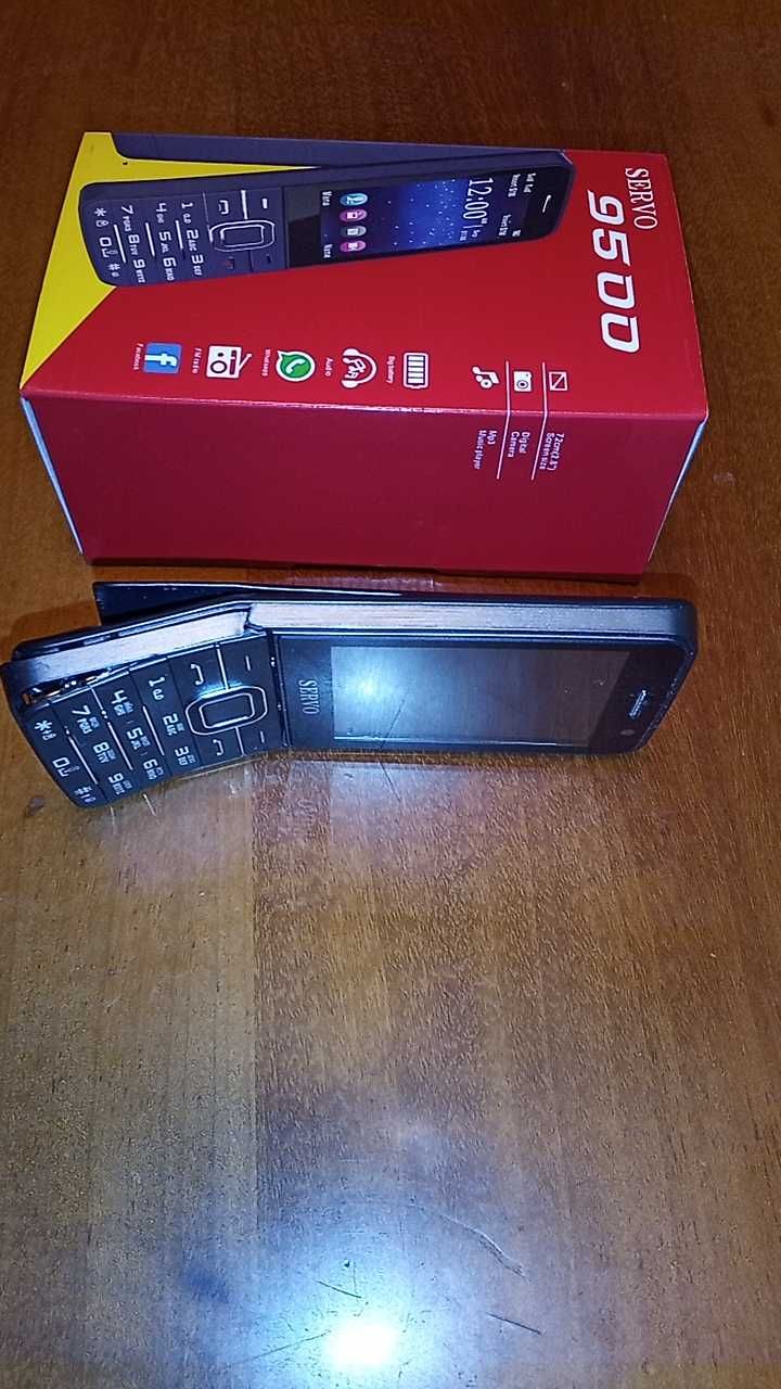 SERVO V9500    4 SIM-карты. (Не рабочий)