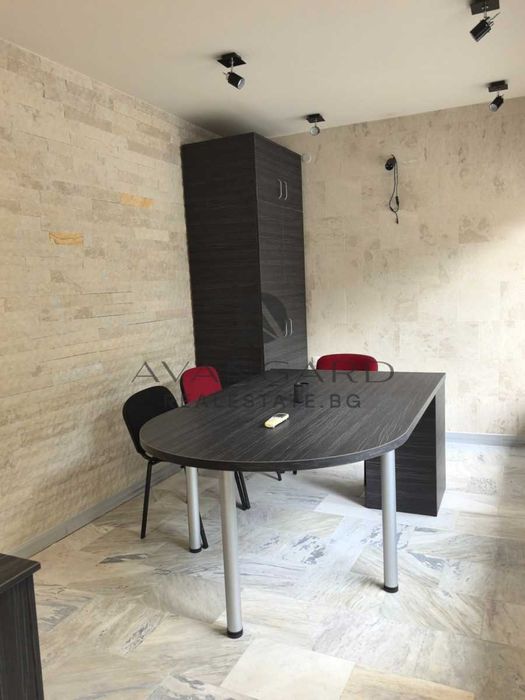 Продава се Офис в Пловдив, Център - 38 кв.м за 1510 €/кв.м - Снимка #1