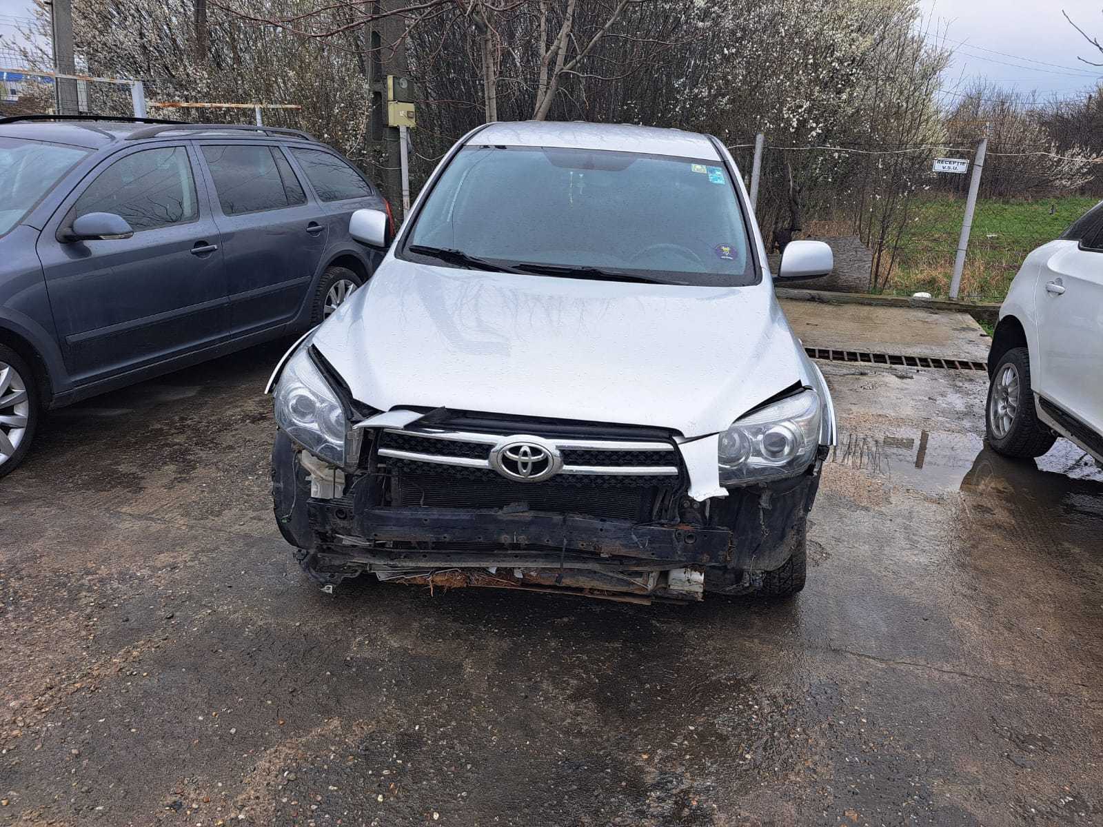 Dezmembrez Toyota RAV 4 2.2 D 2Ad 177 Cai tractiune integrala 2007