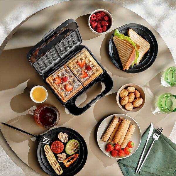 Вафельница с 5 комплектами съемных панелей Tuvio TSM01, серая