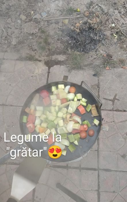 "Grătar" ultra-rapid. Set mini-soba rachetă plus tigaia smoker.