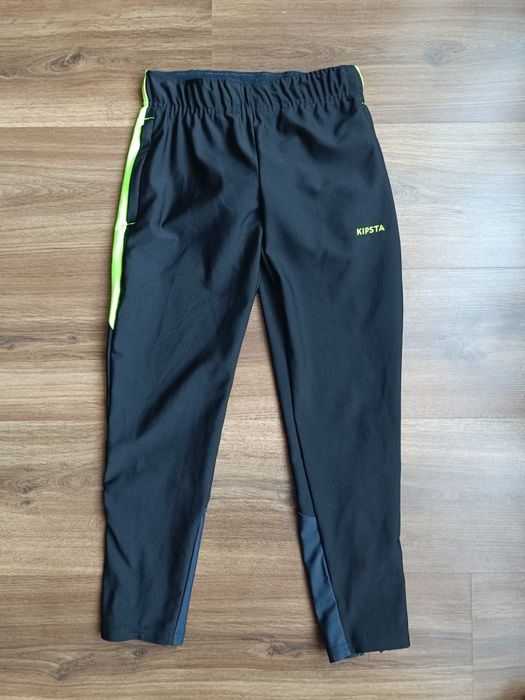 Есенно олекотено черно Яке Reserved,спортни долнища Primark, Decathlon