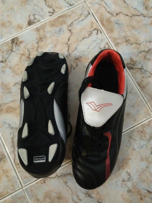 Футболни обувки(бутонки,калеври) Nike и Adidas! Нови! Промоция!