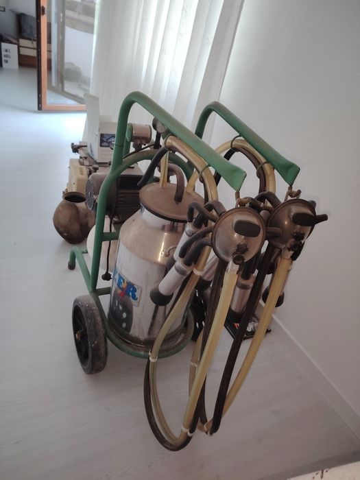 Mulgatoare de vaci, stare foarte bună,  folosita foarte puțin timppreț