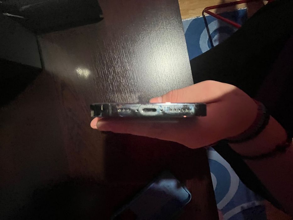 Vand iPhone 13 Pro + Husa originala