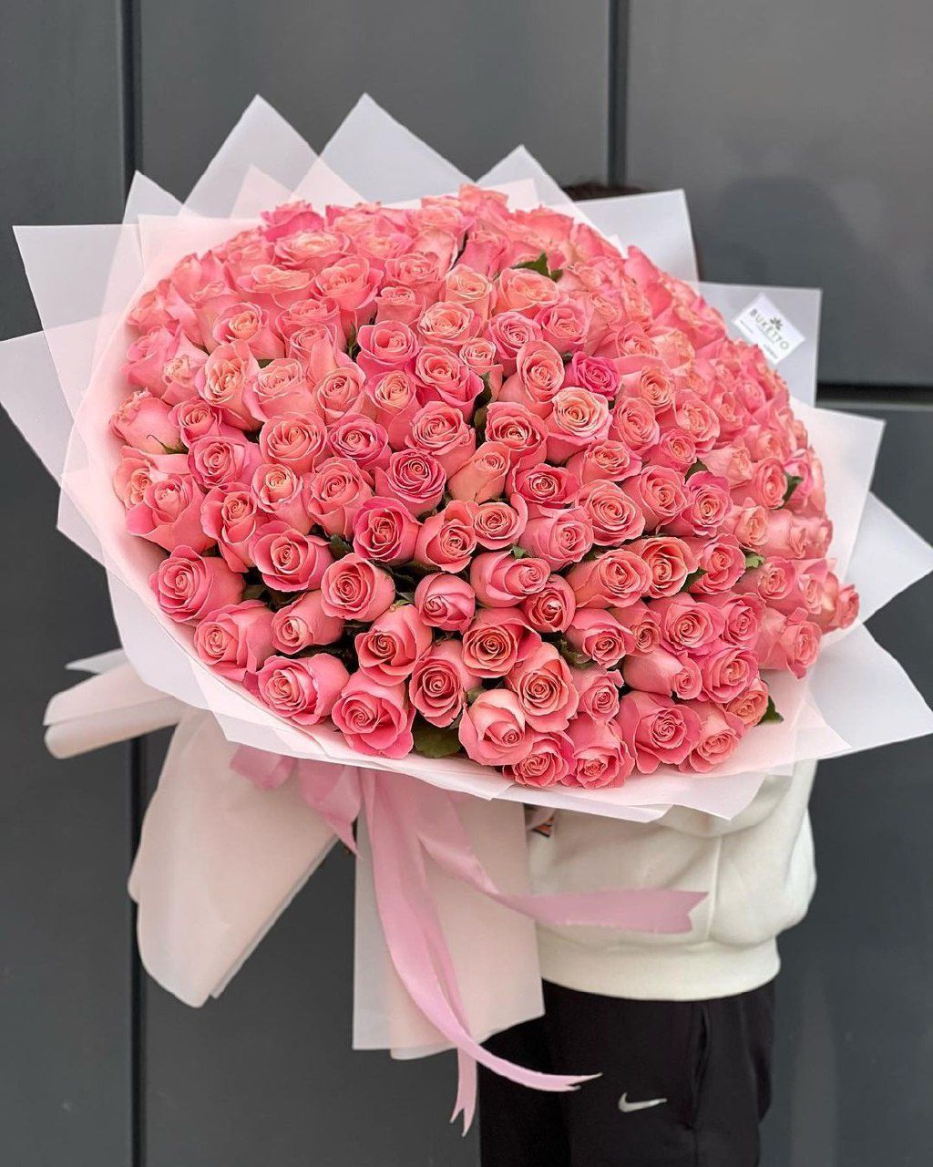 Бесплатная доставка Цветы Усть Каменогорск , роза букеты торты