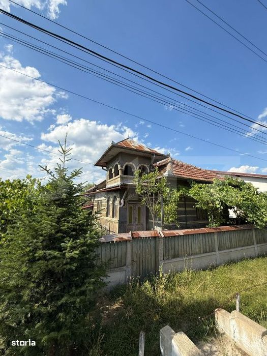 Casa batraneasca, renovabila, Comuna Danesti, Sat Vacarea, 2570 mp, fr