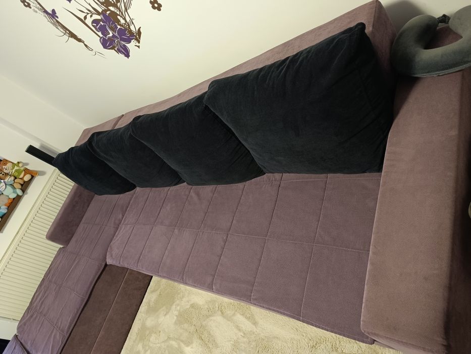 Canapea extensibilă in forma de L cu spațiu de depozitare