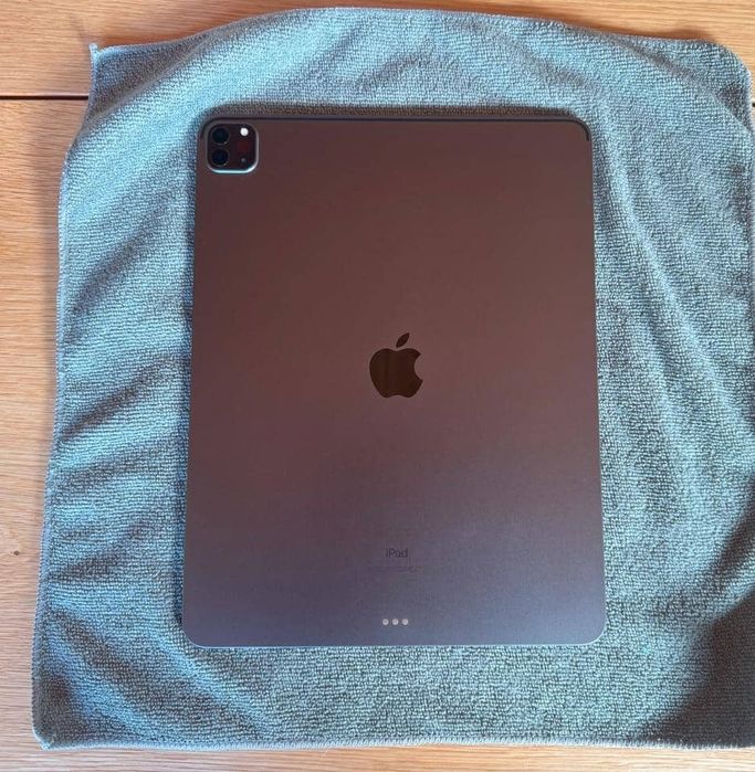 Apple iPad Pro 12,9 inci, a 5-a generație, Wi-Fi, 2021