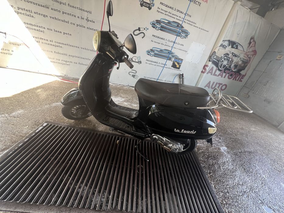 Vand La Souris FARA PERMIS