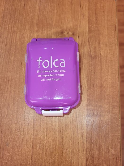 Мини аптечки, посуда для таблеток и витаминов что бы  брать с собой