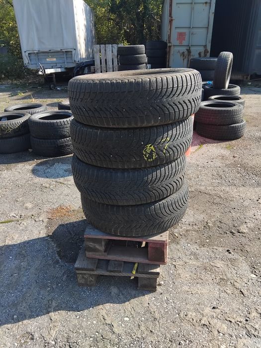 Гуми 205 60 16 Мишелин Michelin 4 броя. Нов внос. Не са нови!