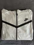 Nike tech fleece бял