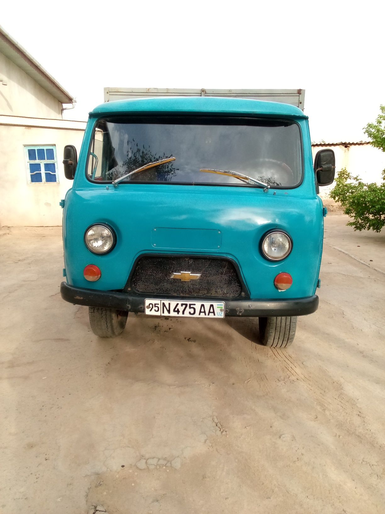 Uaz 452 срочни сотилади