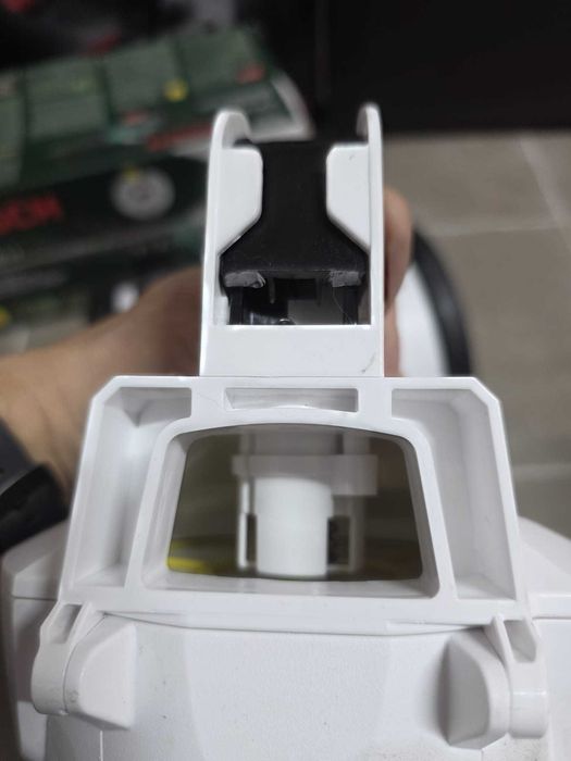 Aspirator fara sac Karcher VC 3, 700 W, recipient 0.9 l