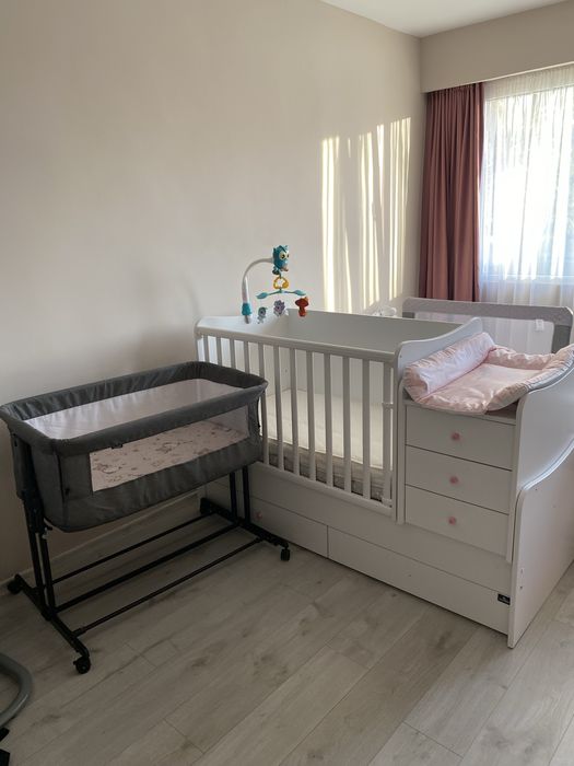 Бебешко легло и Next to me